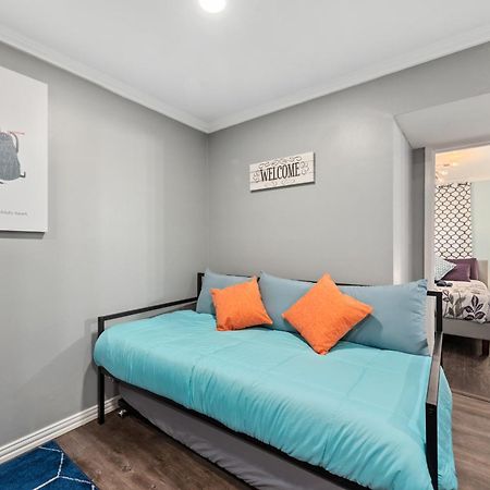Tiffany Hip Montrose Apt Near Medcenter Uh & Nrg Houston Bagian luar foto